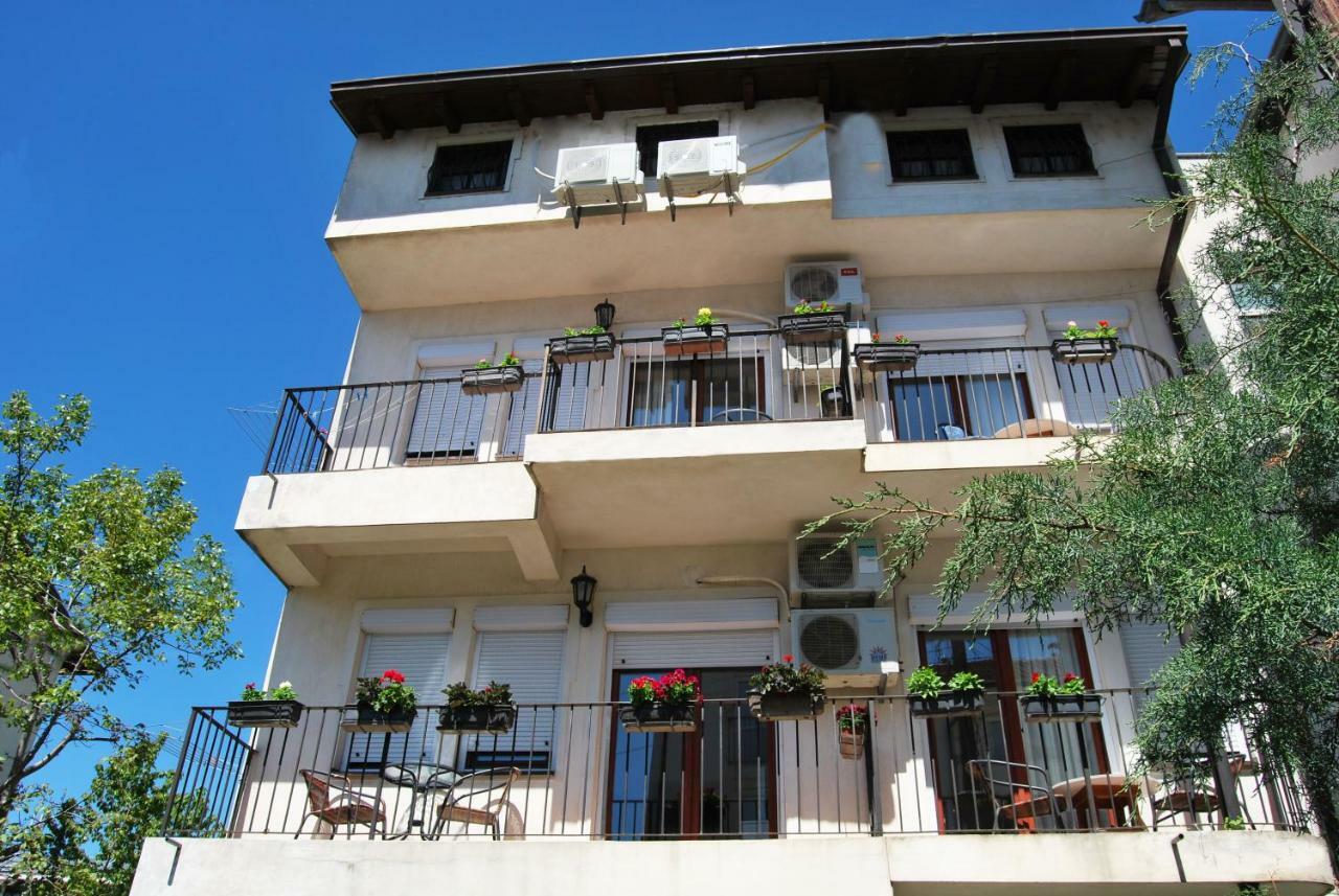 Vila Delfin Ohrid Ngoại thất bức ảnh
